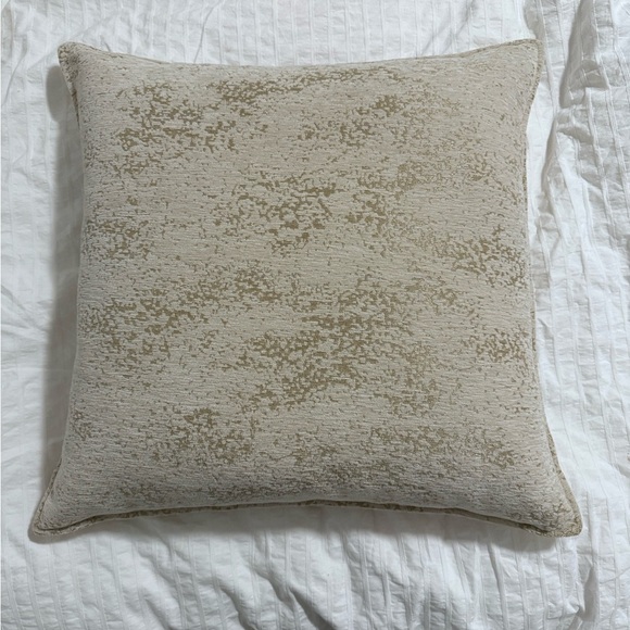 West Elm Natural Linen Duck Feather Pillow Set – 20x20 | NWOT | Elegant & Plush - Picture 3 of 5